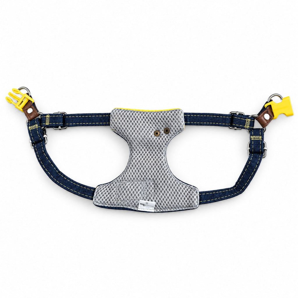 Back of the harness with a grey mesh inner panel